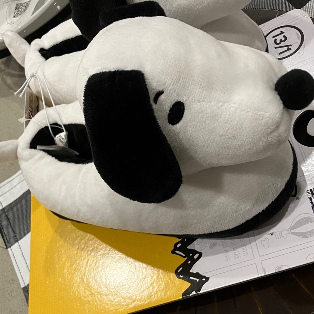 Peanuts Black and White Dog Slippers - Picture 5 of 5